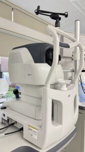 おおるり眼科クリニックに導入したニデック製OCT光干渉断層計 Glauvas RS-1。網膜や視神経の断層画像を撮影する検査機器